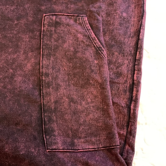 Zenana burgundy mineral wash V-neck short-sleeve 2 pocket jumpsuit. VGUC. Sz S. - Picture 4 of 9